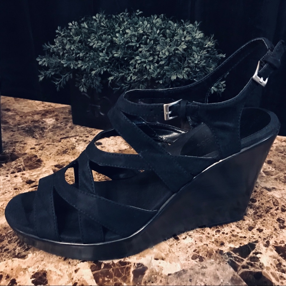Aerosoles black wedge sandals